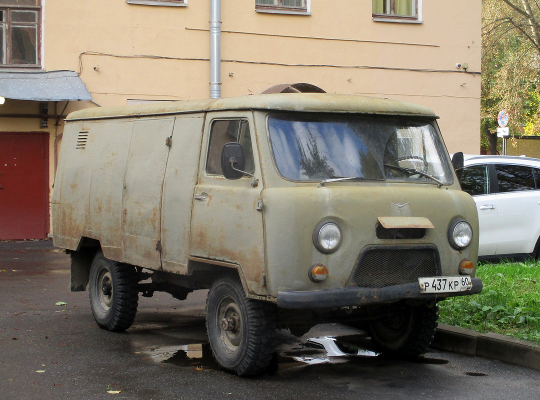 Псковская область, № Р 437 КР 60 — УАЗ-452Д '65-85