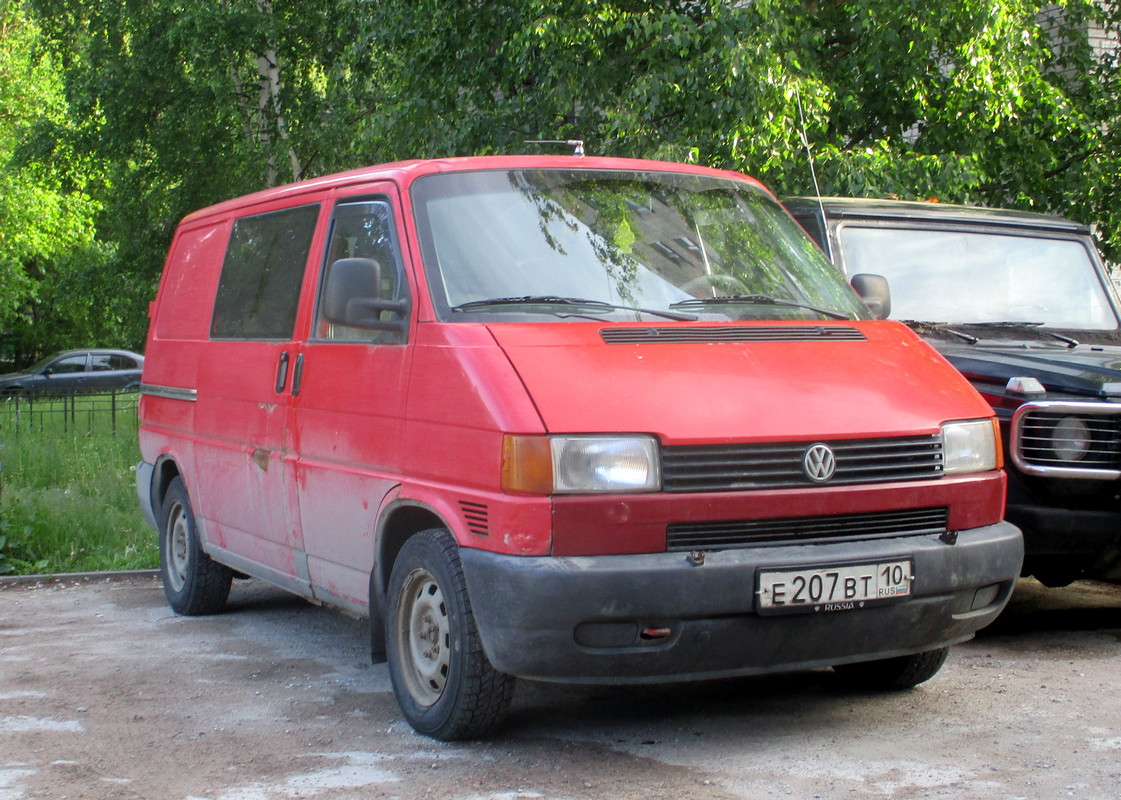 Карелия, № Е 207 ВТ 10 — Volkswagen Typ 2 (T4) '90-03