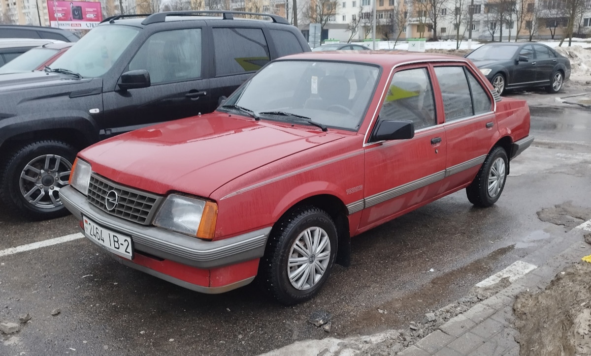 Витебская область, № 2464 ІВ-2 — Opel Ascona (C) '81-88