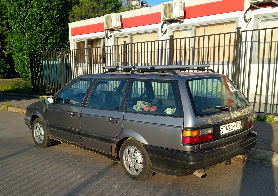 Москва, № Т 742 СН 799 — Volkswagen Passat (B3) '88-93