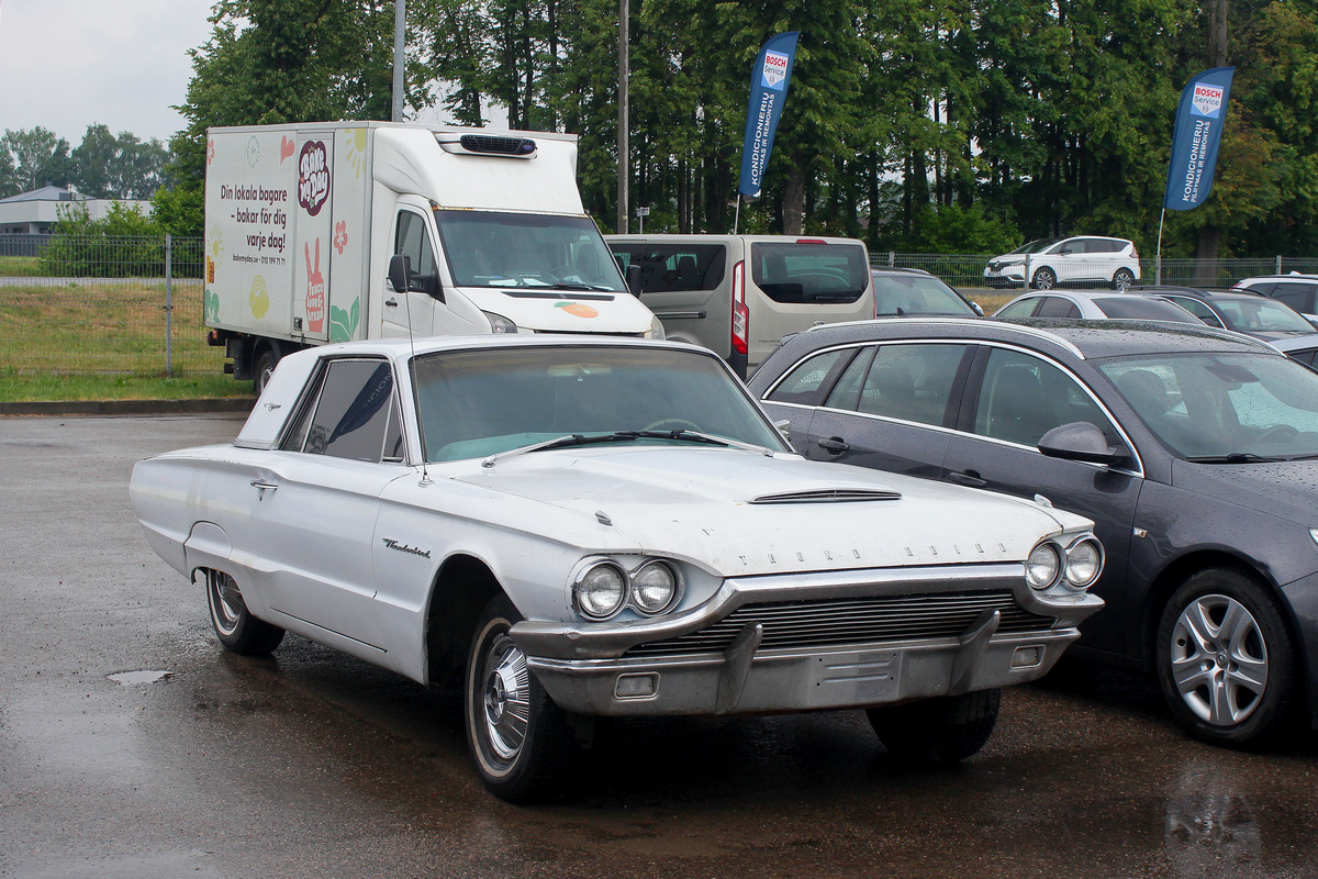 Литва, № 215868 — Ford Thunderbird (4G) '64-66