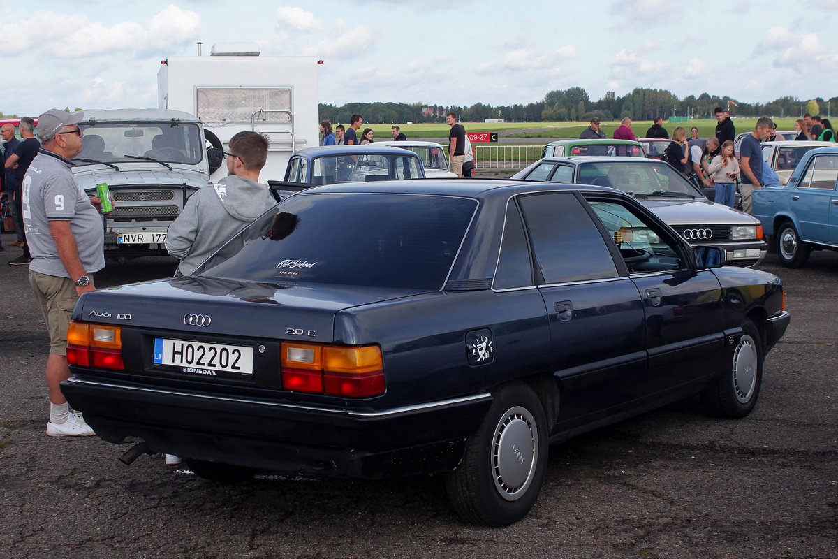 Литва, № H02202 — Audi 100 (C3) '82-91; Литва — Retro mugė 2023 ruduo