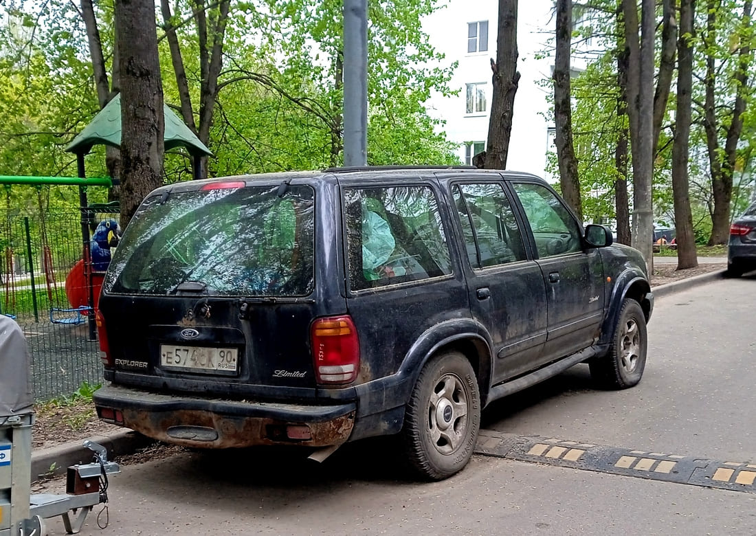 Московская область, № Е 574 СК 90 — Ford Explorer II '94-01