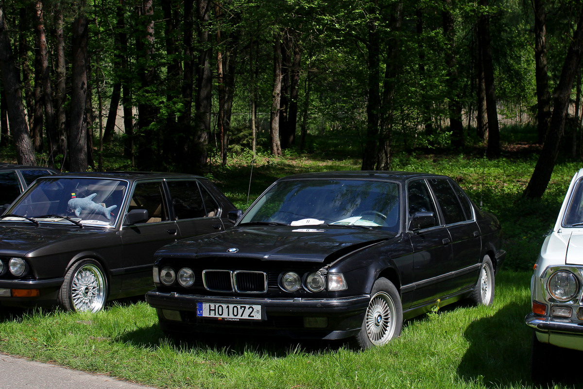 Литва, № H01072 — BMW 7 Series (E32) '86-94; Литва — Eugenijau, mes dar važiuojame 10