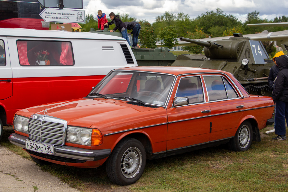 Самарская область, № Н 542 МО 799 — Mercedes-Benz (W123) '76-86; Самарская область — II ретро-фестиваль "Жигули"