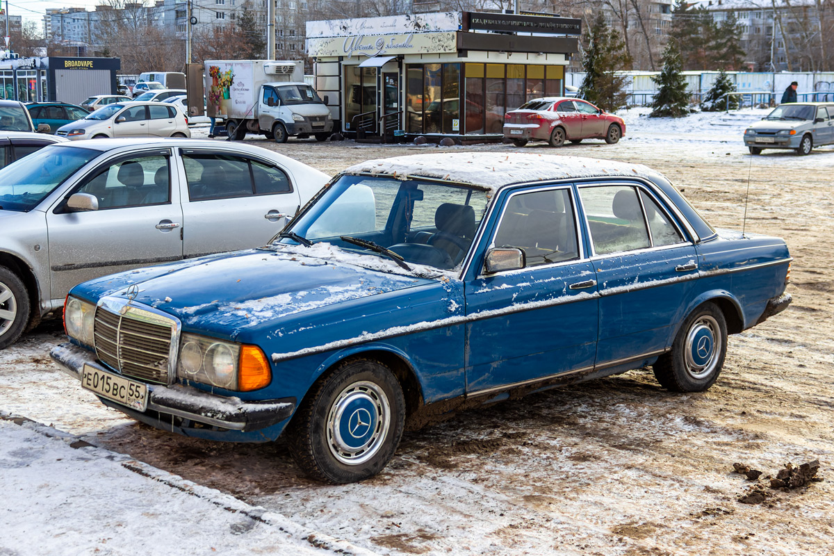 Омская область, № Е 015 ВС 55 — Mercedes-Benz (W123) '76-86