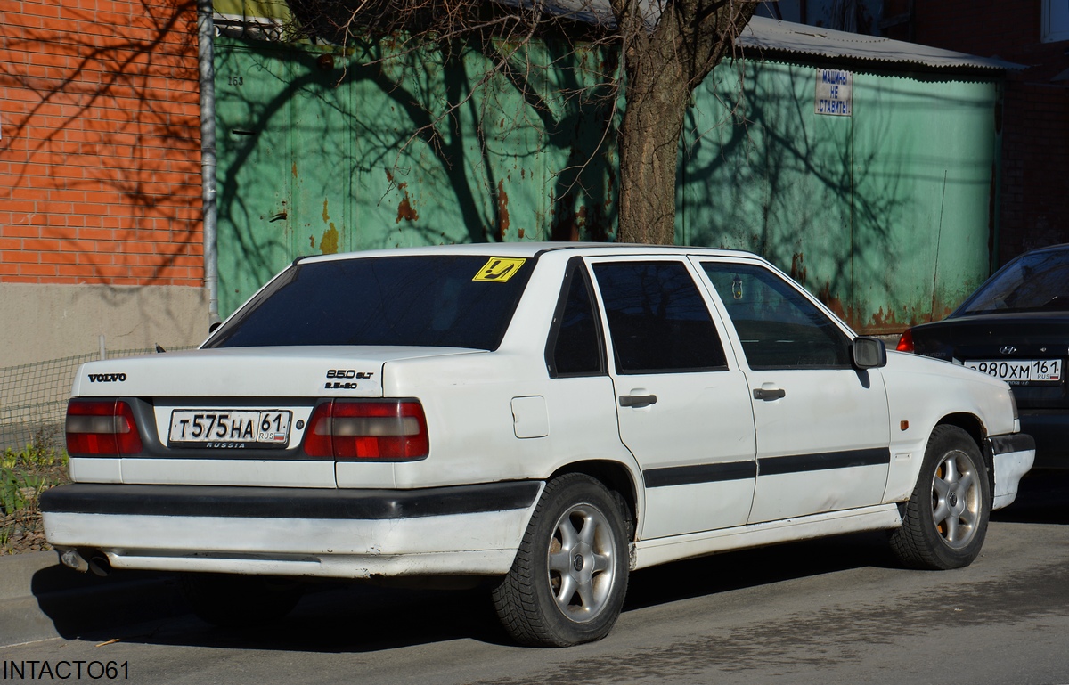 Ростовская область, № Т 575 НА 61 — Volvo 850 '91-97