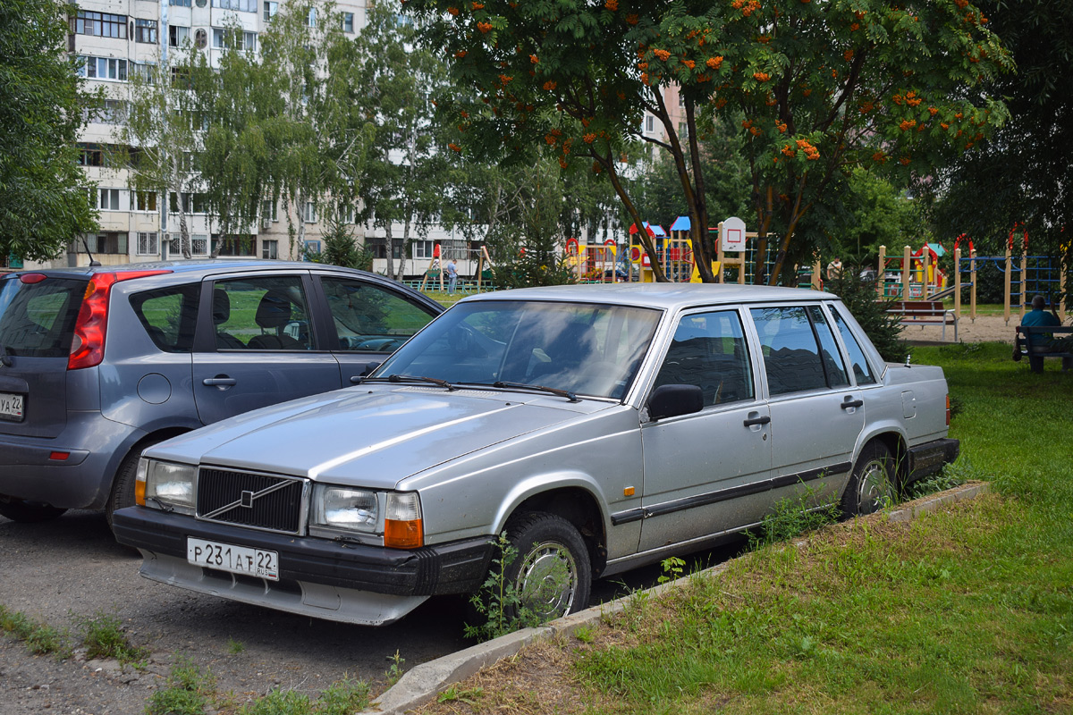 Алтайский край, № Р 231 АТ 22 — Volvo 740 '84-92
