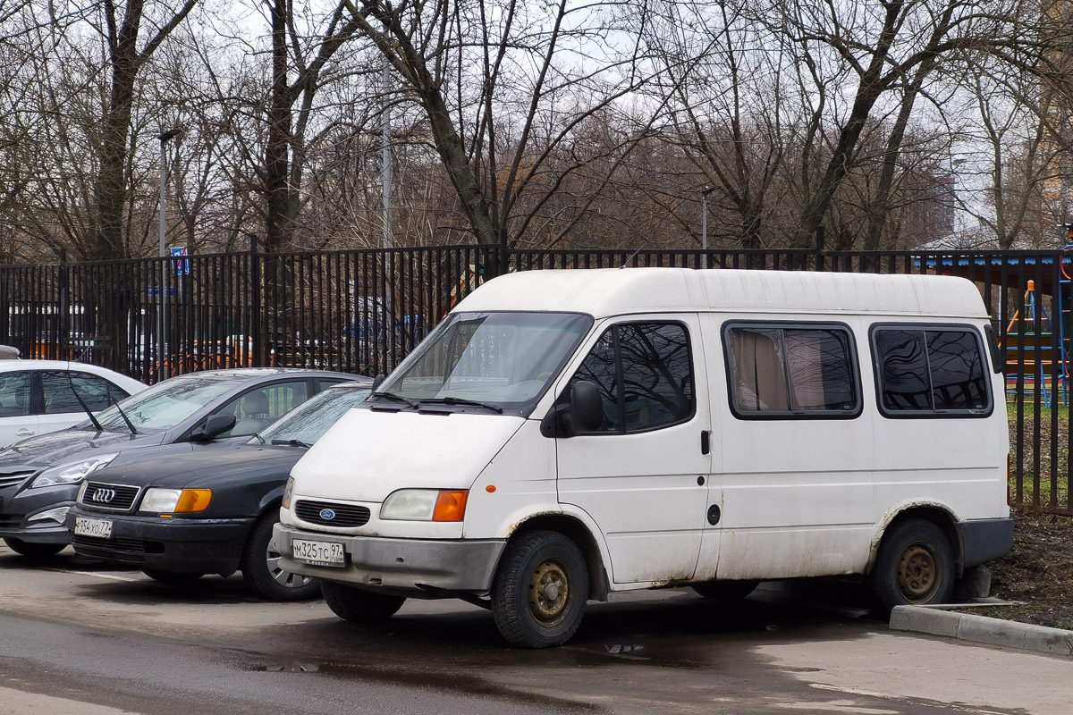 Москва, № М 325 ТС 97 — Ford Transit (3G, facelift) '94-00