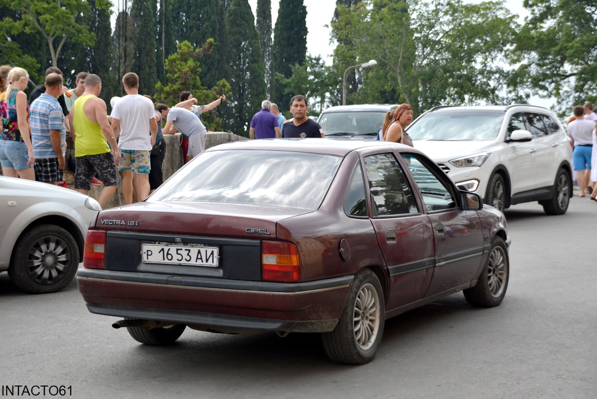 Абхазия, № Р 1653 АИ — Opel Vectra (A) '88-95