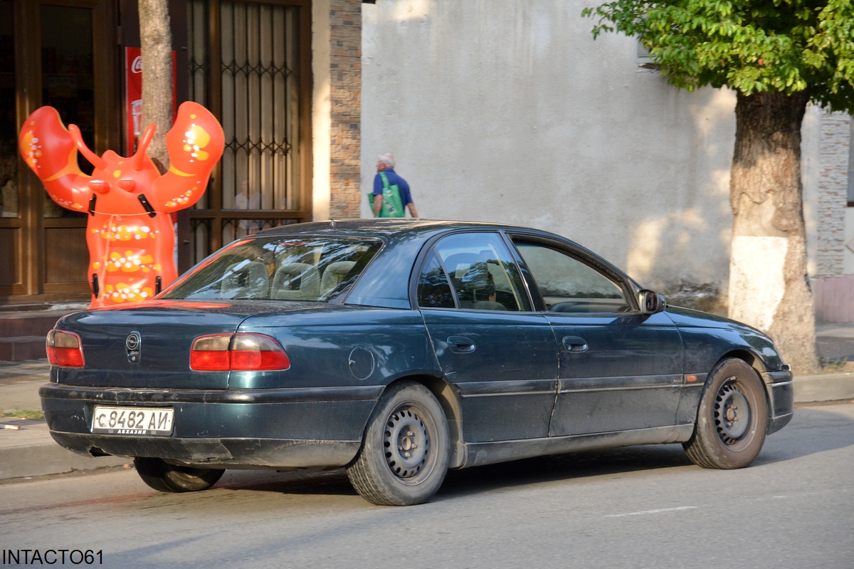 Абхазия, № С 8482 АИ — Opel Omega (B) '94–99