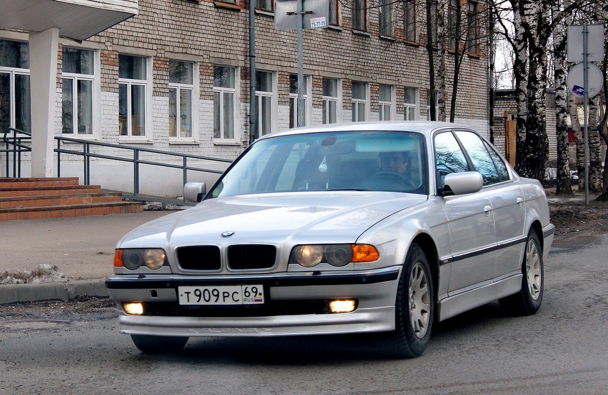 Псковская область, № Т 909 РС 69 — BMW 7 Series (E38) '94-01