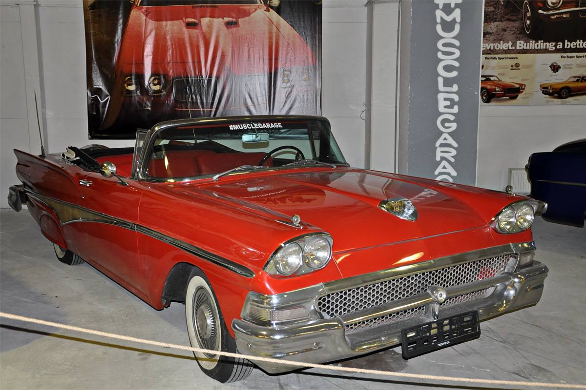 Санкт-Петербург, № Т 869 АТ 178 — Ford Fairlane (2G) '57-59