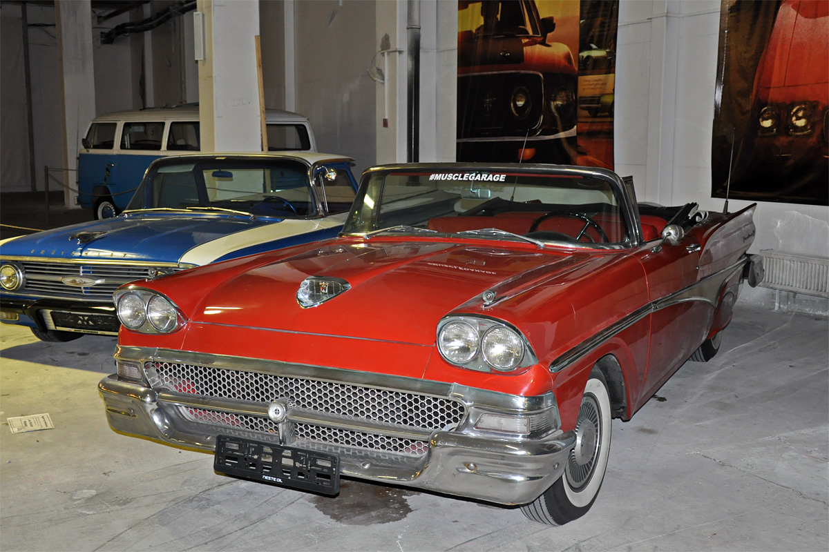 Санкт-Петербург, № Т 869 АТ 178 — Ford Fairlane (2G) '57-59; Санкт-Петербург — Retro Car Show