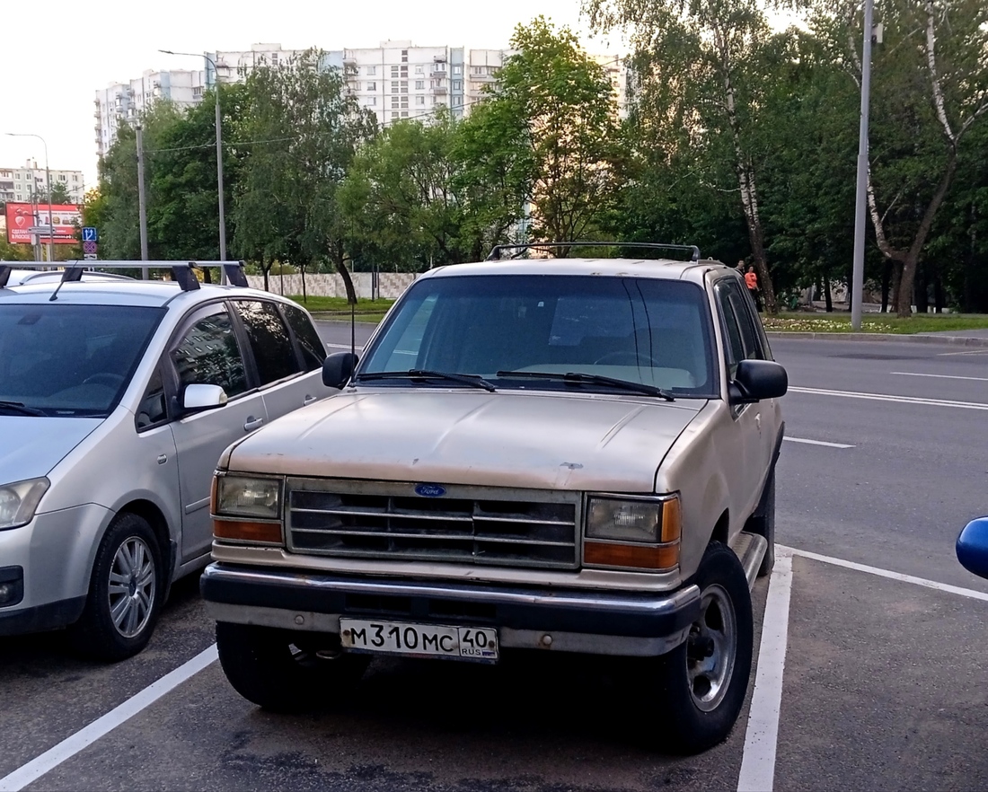 Калужская область, № М 310 МС 40 — Ford E-Series (3G) '75-91