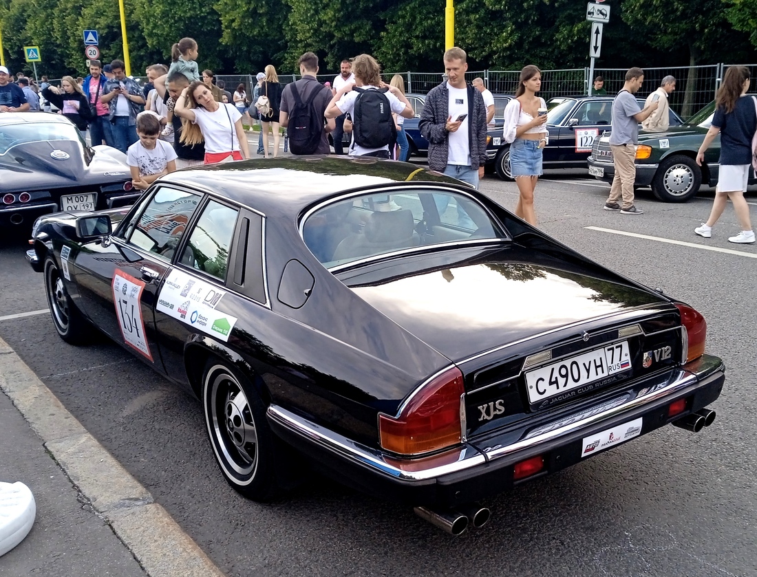 Москва, № С 490 УН 77 — Jaguar XJ-S (Series III) '91-96; Москва — Фестиваль "Ретрорейс" 2023
