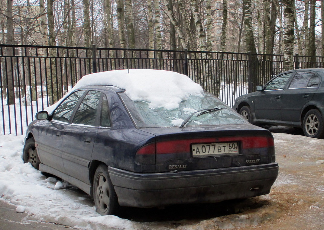 Псковская область, № А 077 ВТ 60 — Renault Safrane (1G) '92-96