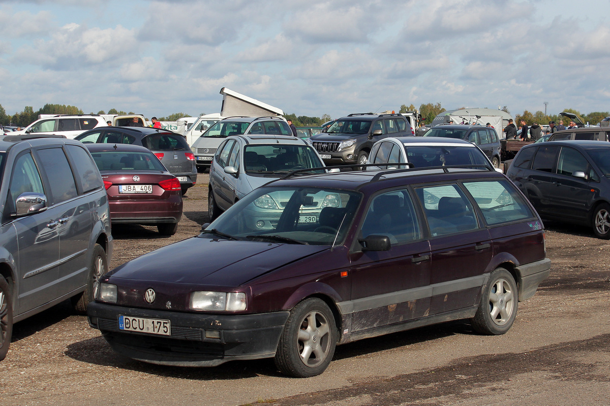 Литва, № DCU 175 — Volkswagen Passat (B3) '88-93; Литва — Retro mugė 2023 ruduo