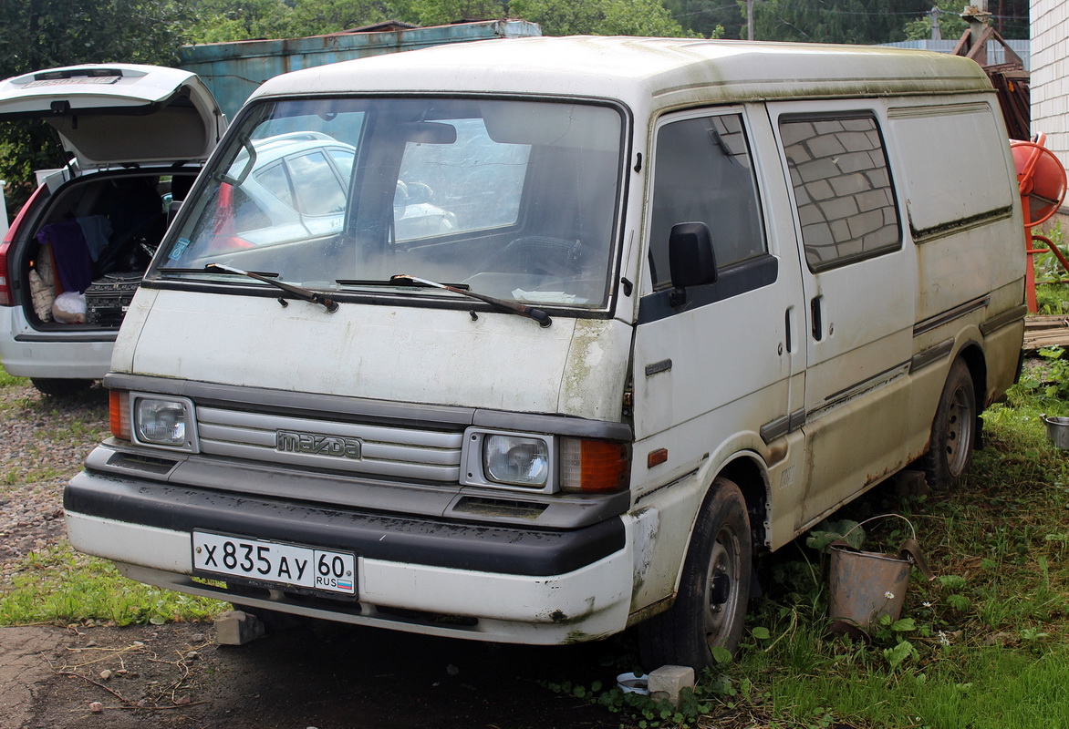 Псковская область, № Х 835 АУ 60 — Mazda E2000 '83-89