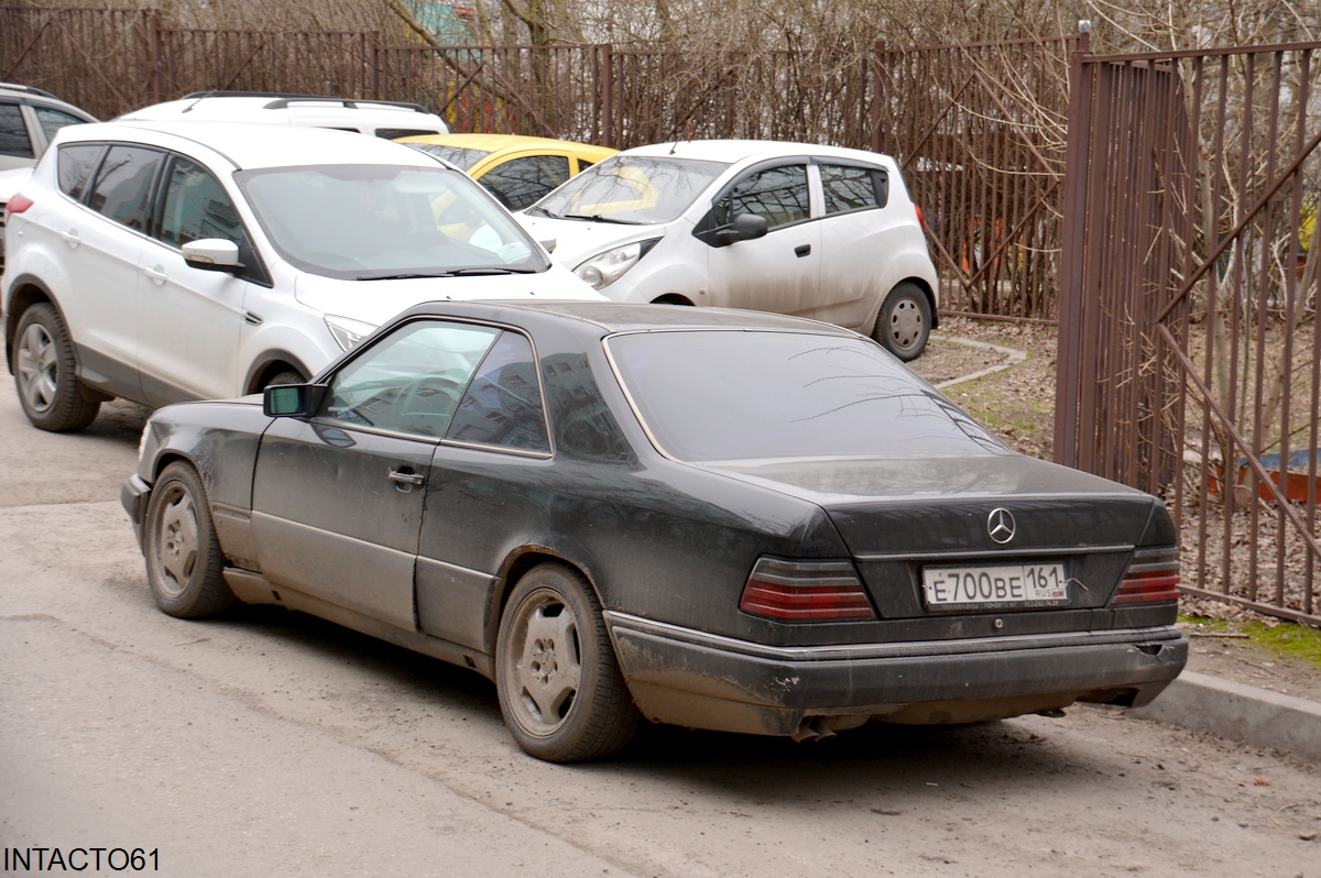 Ростовская область, № Е 700 ВЕ 161 — Mercedes-Benz (C124) '87-96