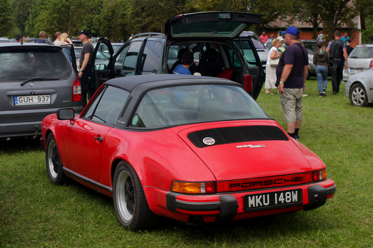 Великобритания, № MKU 148W — Porsche 911 (930) '73-89; Литва — Nesenstanti klasika 2023