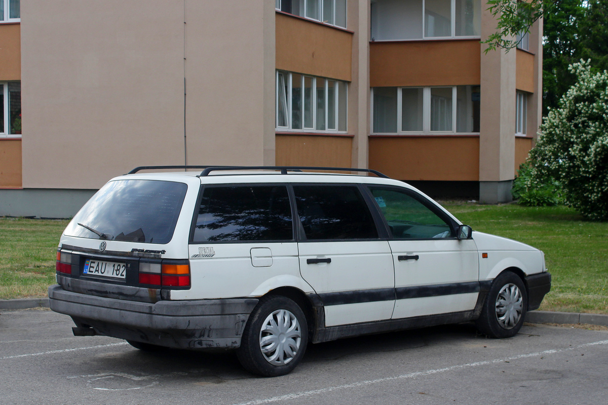 Литва, № EAU 182 — Volkswagen Passat (B3) '88-93