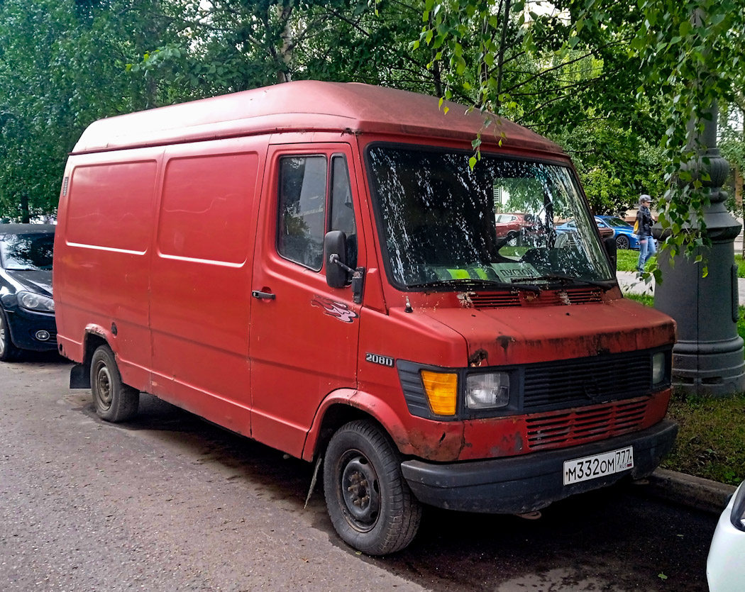 Москва, № М 332 ОМ 777 — Mercedes-Benz T1 '76-96