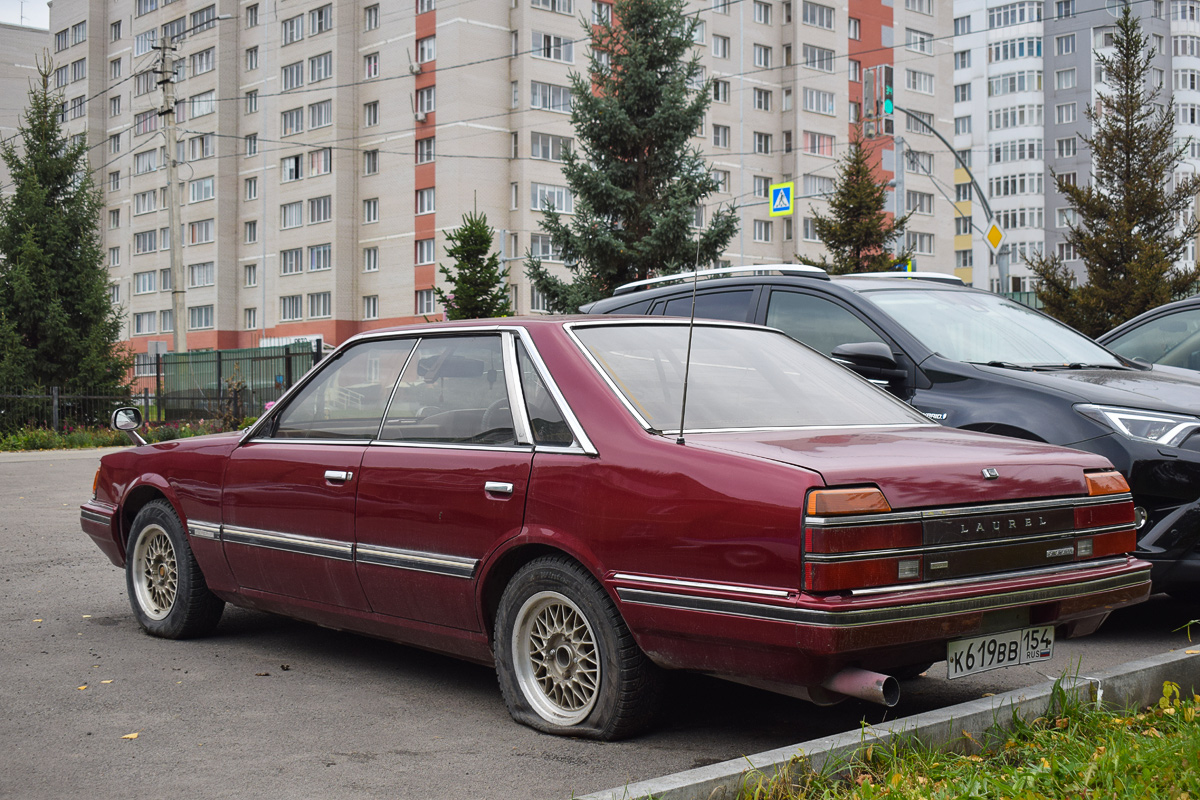 Новосибирская область, № К 619 ВВ 154 — Nissan Laurel (C31) '80-84