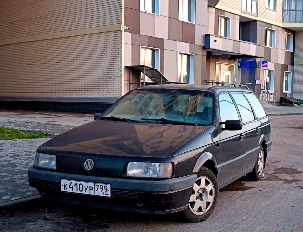 Москва, № К 410 УР 799 — Volkswagen Passat (B3) '88-93