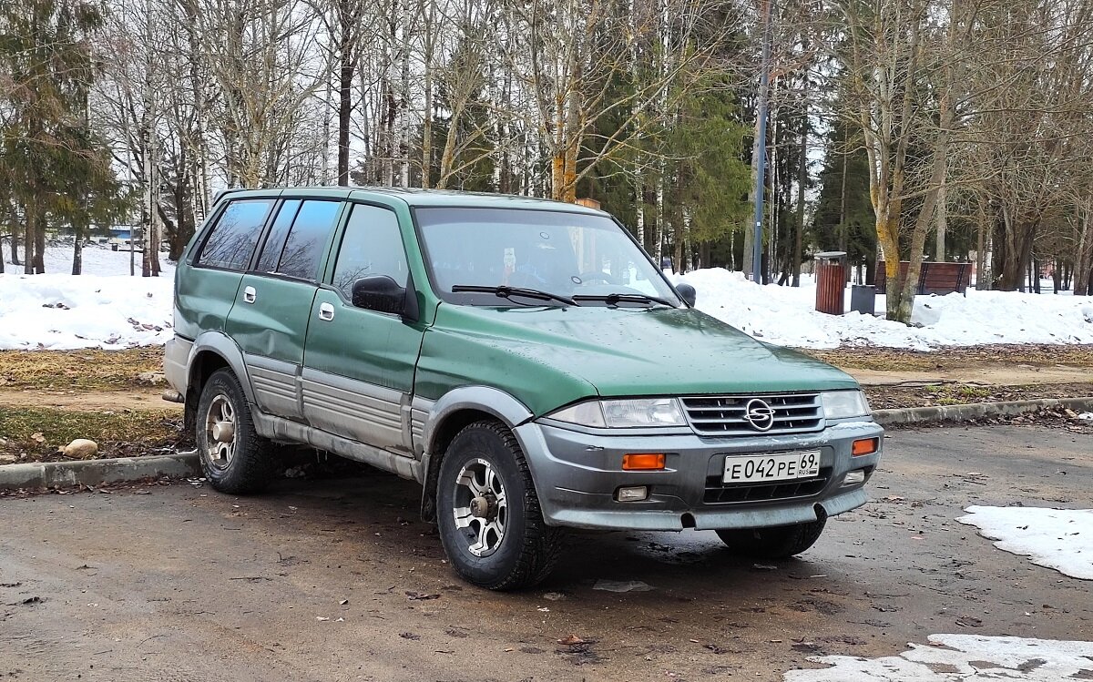 Тверская область, № Е 042 РЕ 69 — SsangYong Musso '93-11