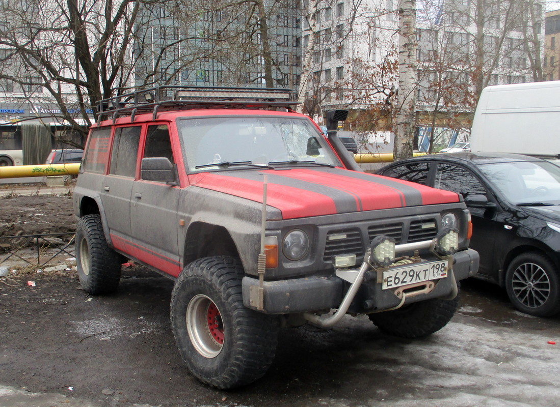 Санкт-Петербург, № Е 629 КТ 198 — Nissan Patrol (Y60) '87-97