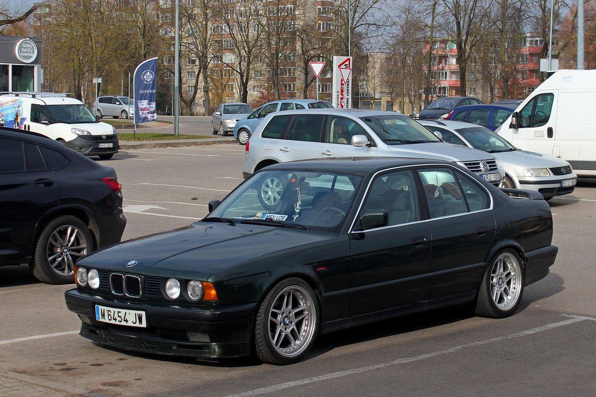 Литва, № M 6454 JW — BMW 5 Series (E34) '87-96