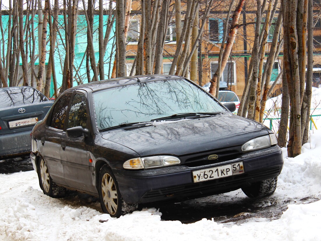 Мурманская область, № У 621 КР 51 — Ford Mondeo (1G) '92-96