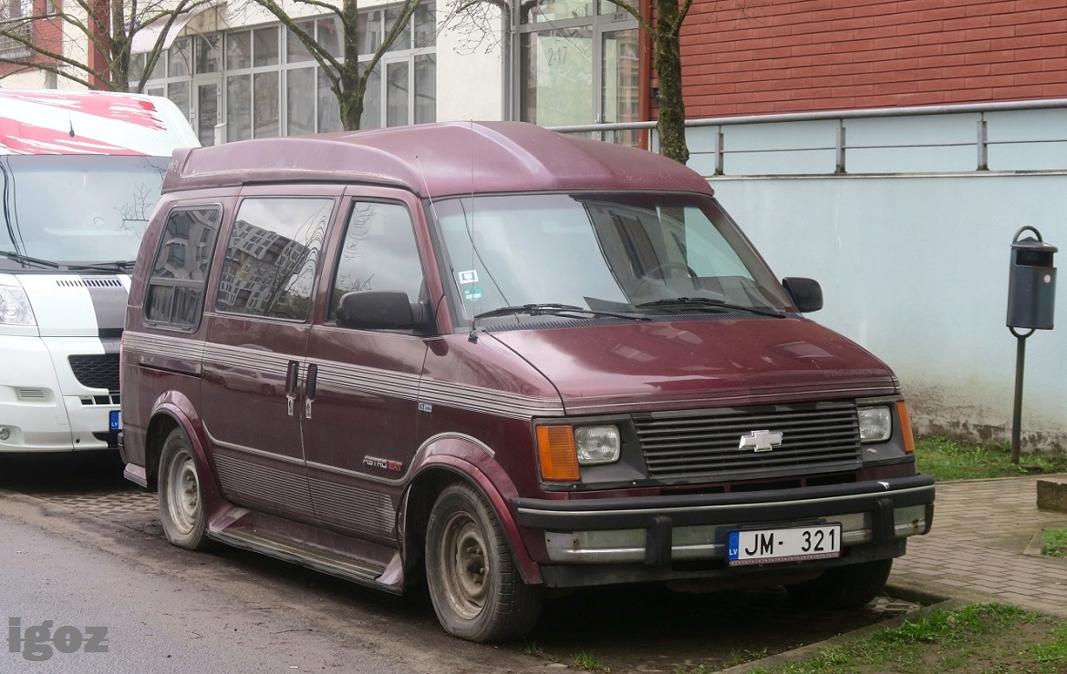 Латвия, № JM-321 — Chevrolet Astro (1G) '85-94