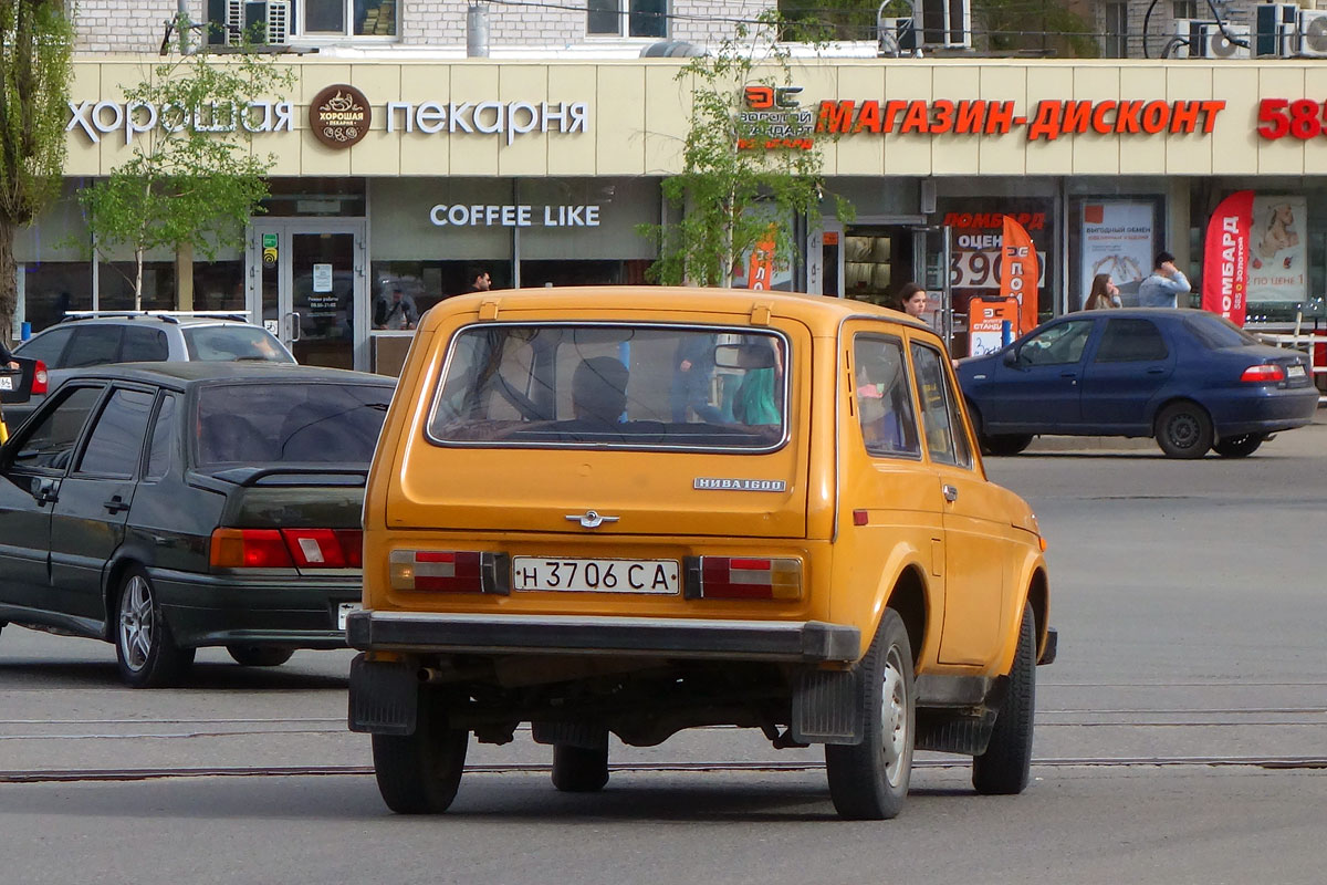 Саратовская область, № Н 3706 СА — ВАЗ-2121 '77-94