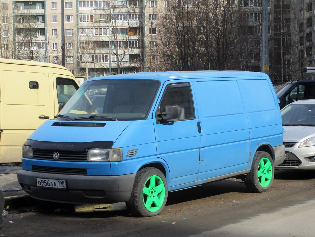 Санкт-Петербург, № О 956 АА 198 — Volkswagen Typ 2 (T4) '90-03