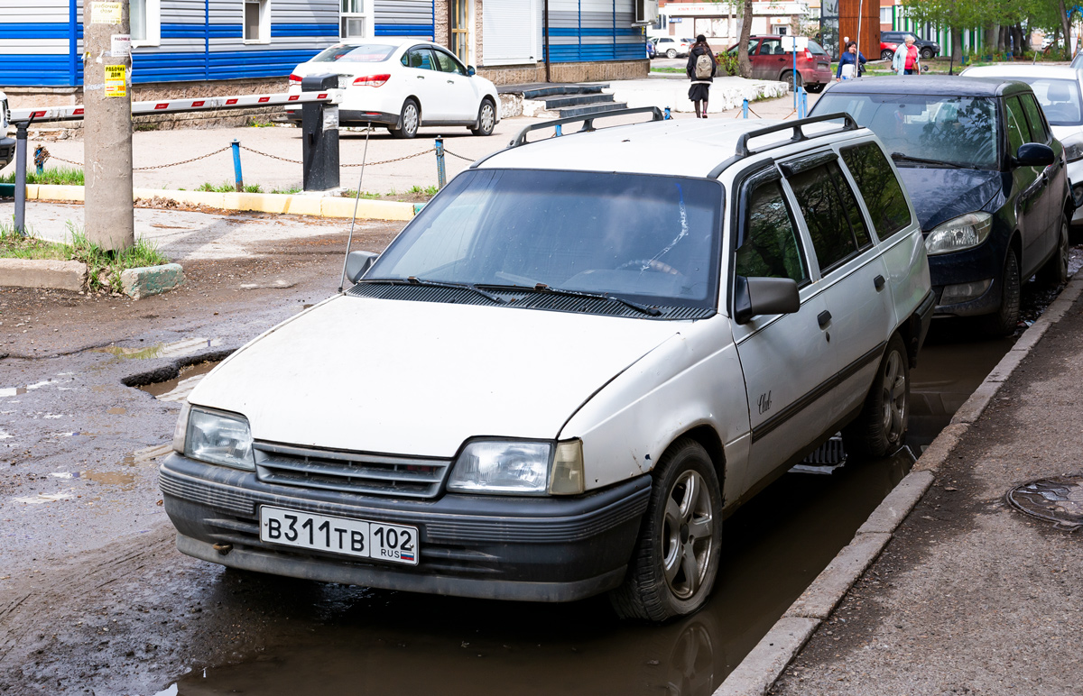 Башкортостан, № В 311 ТВ 102 — Opel Kadett (E) '84-95