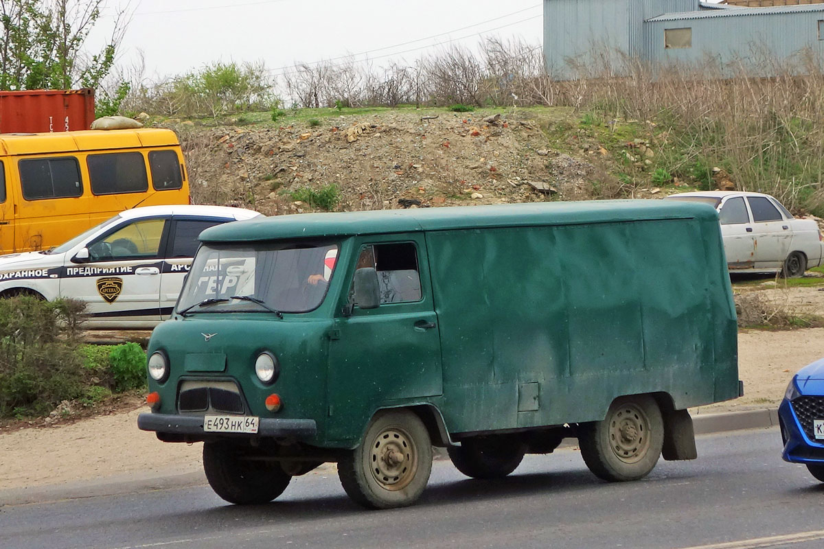 Саратовская область, № Е 493 НК 64 — УАЗ-3303 '85-03