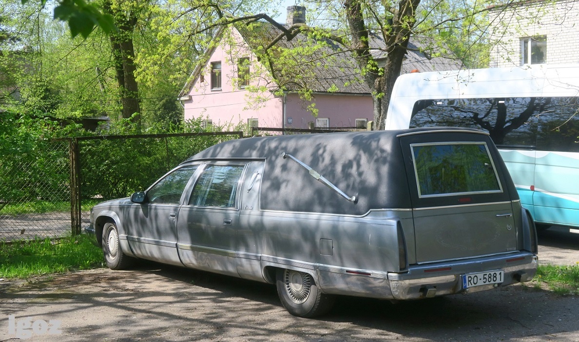 Латвия, № RO-5881 — Cadillac Fleetwood (2G) '93-96