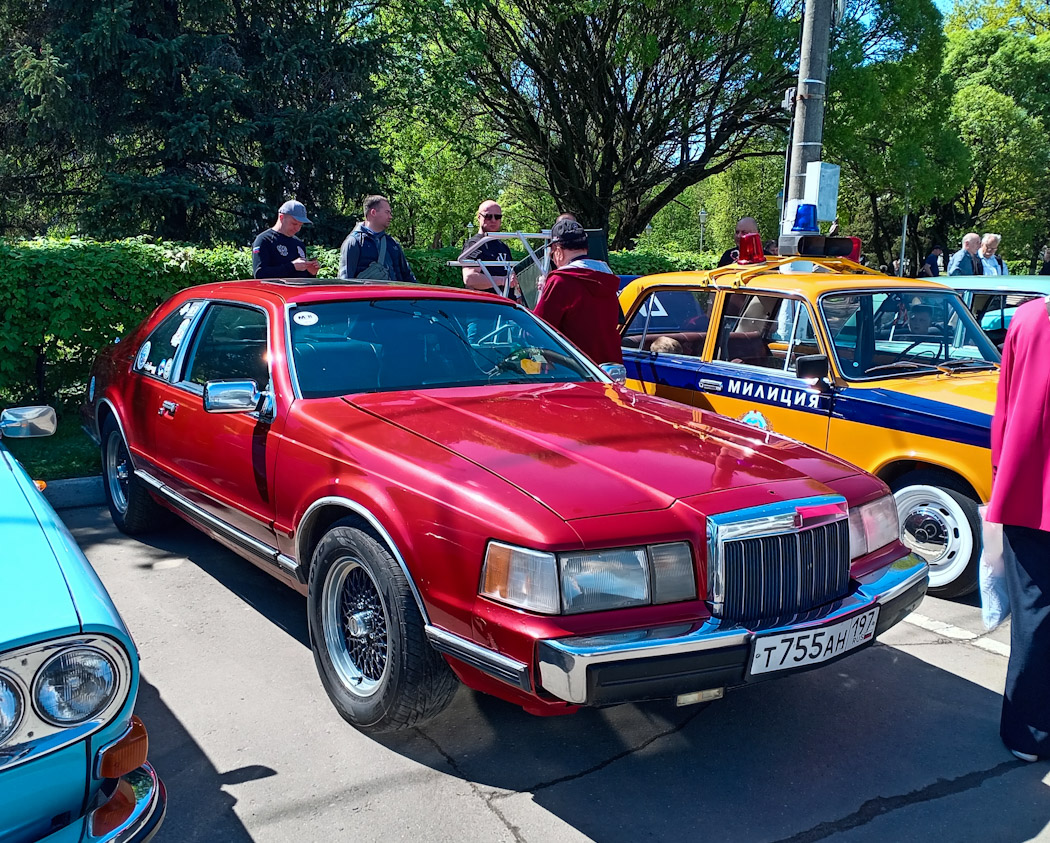 Москва, № Т 755 АН 197 — Lincoln Continental Mark VII '83-92; Московская область — Открытие сезона "РЕТРОМОБИЛЬ 2024"