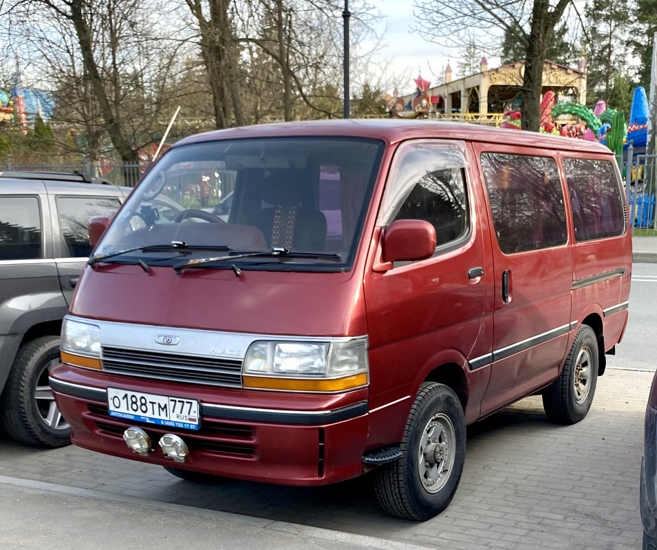 Москва, № О 188 ТМ 777 — Toyota Hiace (H100) '89-04