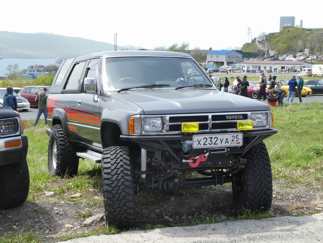 Приморский край, № Х 232 УА 25 — Toyota Hilux Surf (N60) '83-89; Приморский край — Открытие сезона JDM Oldschool Cars (2024)