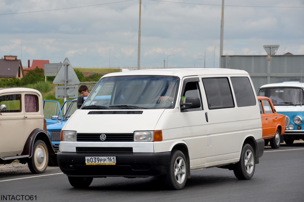 Ростовская область, № В 039 РР 161 — Volkswagen Typ 2 (T4) '90-03