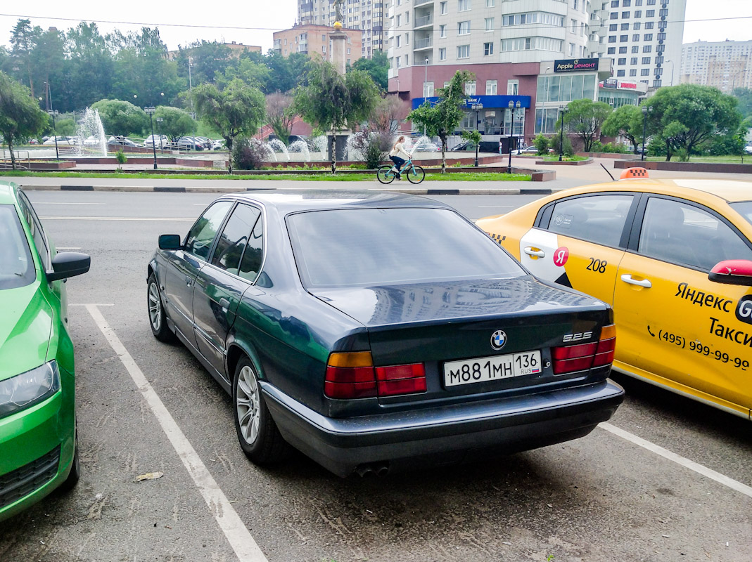 Воронежская область, № М 881 МН 136 — BMW 5 Series (E34) '87-96