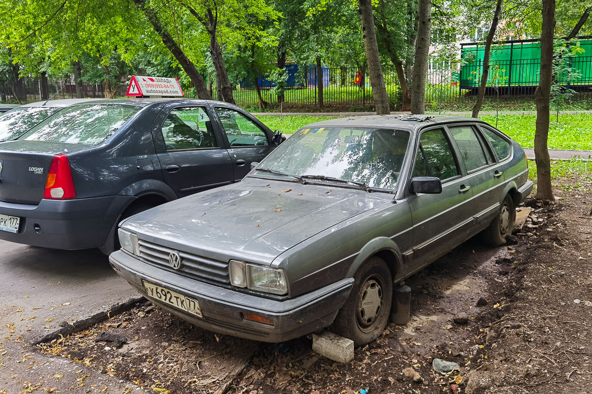 Москва, № У 692 ТК 77 — Volkswagen Passat (B2) '80-88