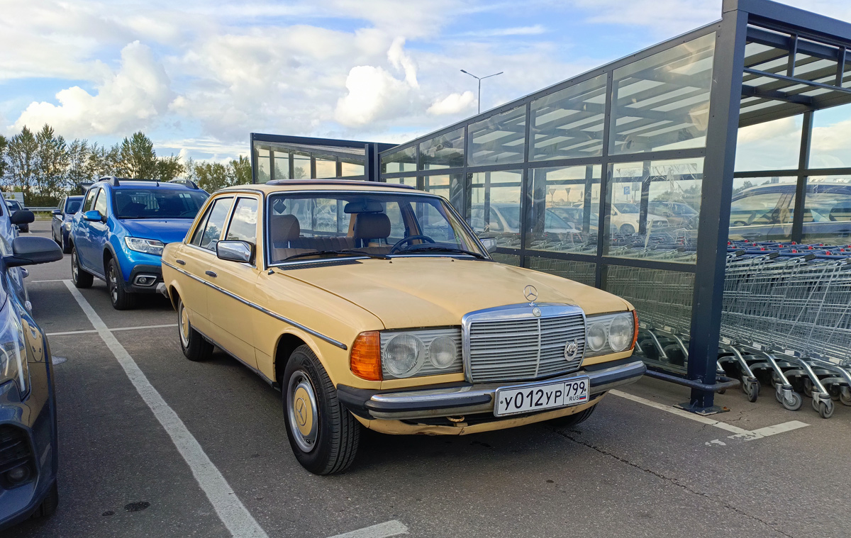 Москва, № У 012 УР 799 — Mercedes-Benz (W123) '76-86