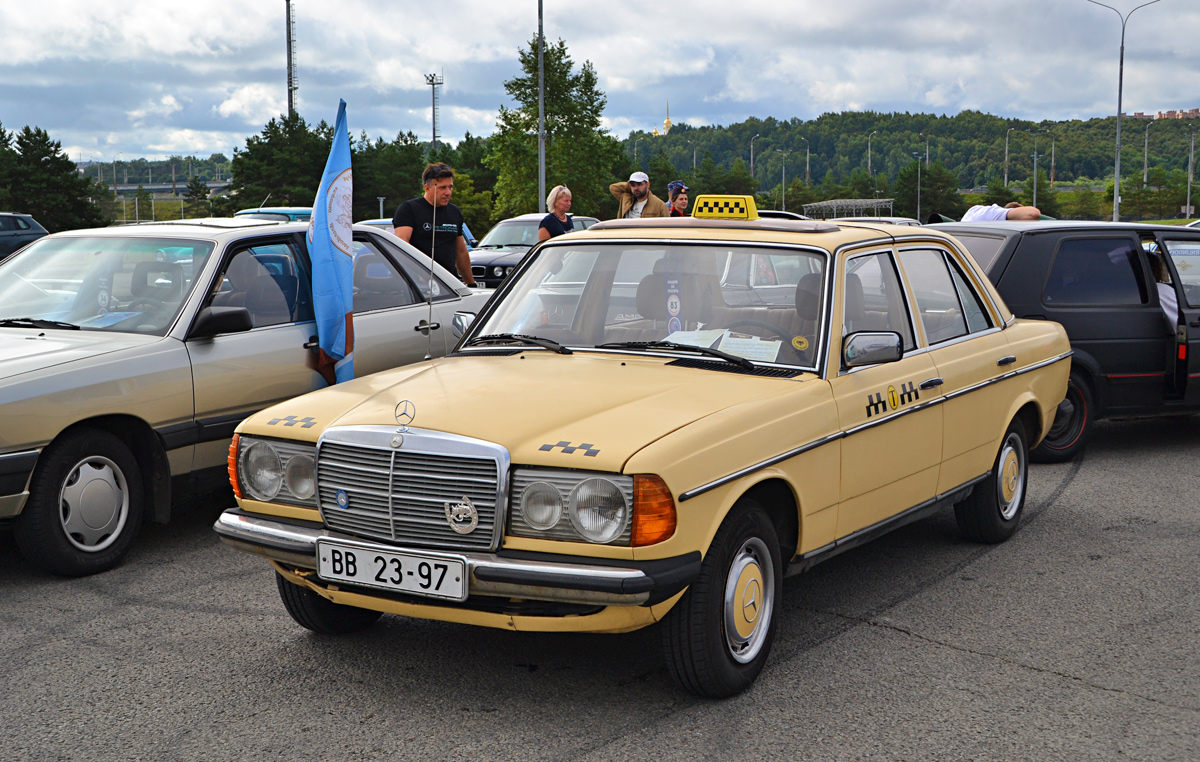 Москва, № У 012 УР 799 — Mercedes-Benz (W123) '76-86; Калужская область — Автомобильный фестиваль "Спутник"