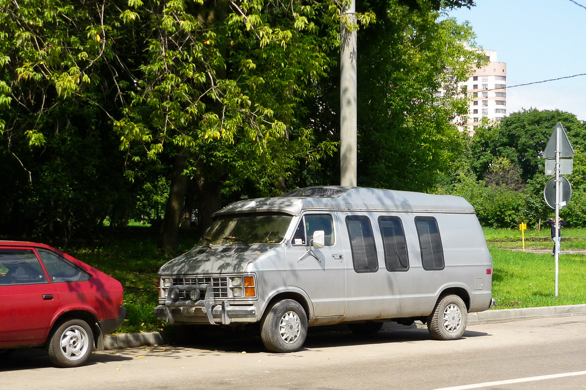 Москва, № Р 124 ВС 199 — Dodge Ram Van (2G) '79-93