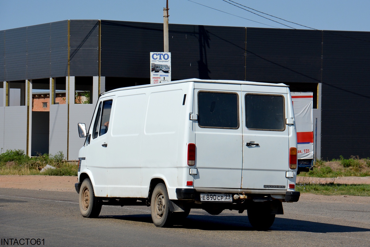 Краснодарский край, № Е 890 СР 23 — Mercedes-Benz T1 '76-96