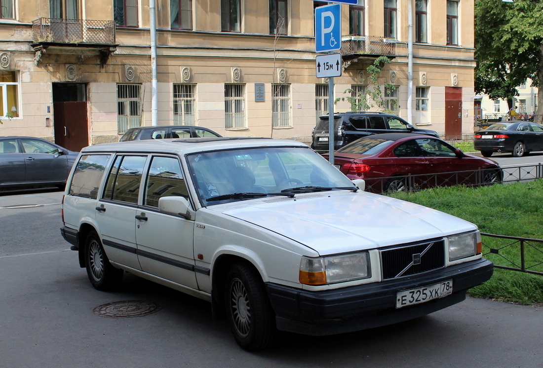 Санкт-Петербург, № Е 325 ХК 78 — Volvo 740 '84-92